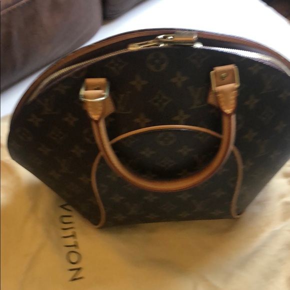 Louis Vuitton bowling style bag. - Picture 5 of 10